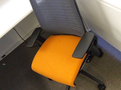 10.谷歌员工的标准座椅是Steelcase公司生产的Think品牌
