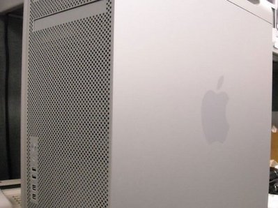 2.一些员工将Mac Pro和Linux台式机一起用